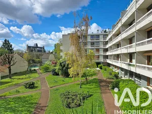 Apartment in Chatou (78400)