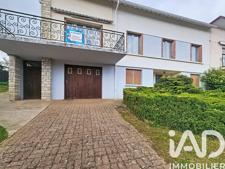 Maison 7 pièces 136 m² · à Saint-Julien-du-Sault · 136 m² · 166 000 €