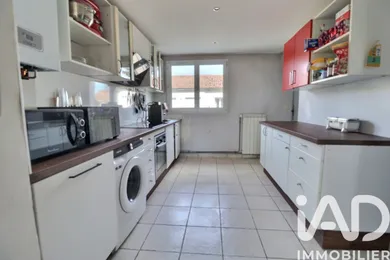 Apartment in Sorgues (84700)