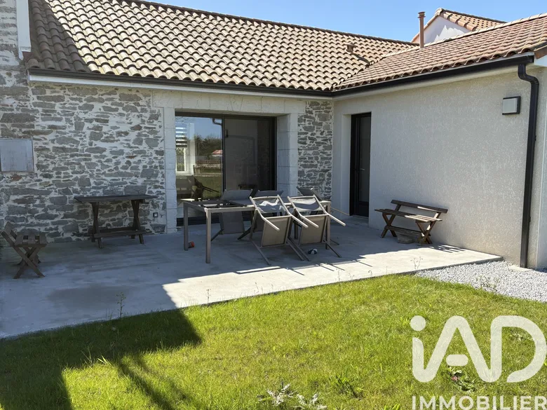 Maison 4 pièces 141 m² · à Chauvé · 141 m² · 442 000 €