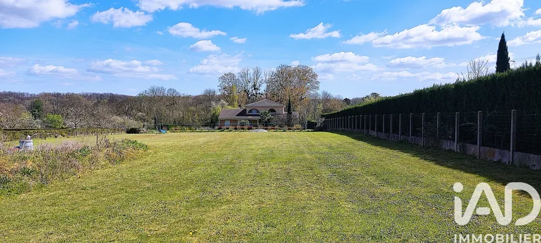 Terrain à bâtir à Valdivienne (86300) · 50 000 €