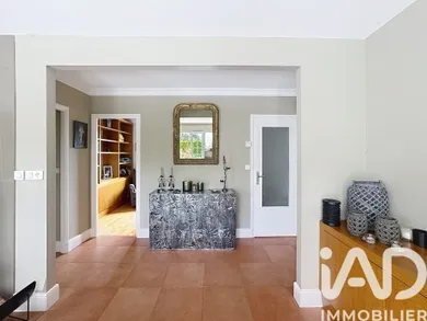 Architectural house in Anet (28260)