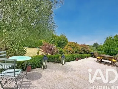 Architectural house in Anet (28260)