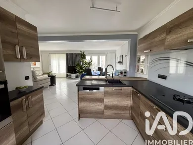 Townhouse in Ennery (57365)