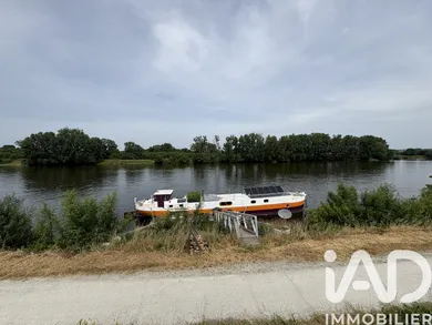 Péniche à Saint-Julien-de-Concelles (44450)