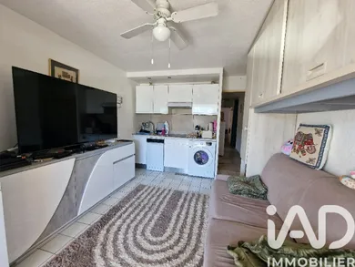 Apartment in Bandol (83150)