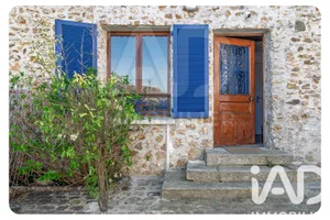 Maison de village à Orgeval (78630)
