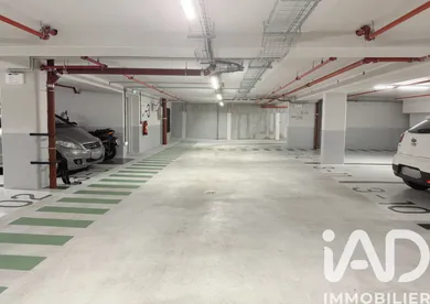 Parking in Paris (75004)
