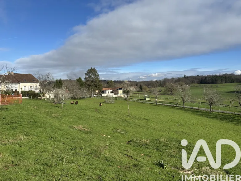 Terrain à bâtir à Saint-Jory-las-Bloux (24160) · 32 000 €