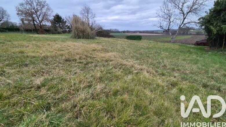 Terrain à bâtir à Soubran (17150) · 44 500 €