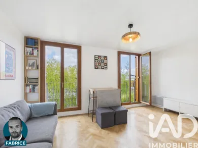 Apartment in Paris (75020)