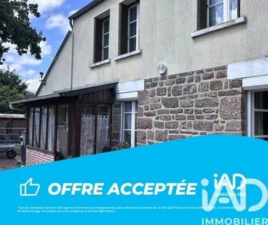 Traditional house in Moyon (50860)