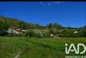 Terrain à la roche sur le buis (26170)