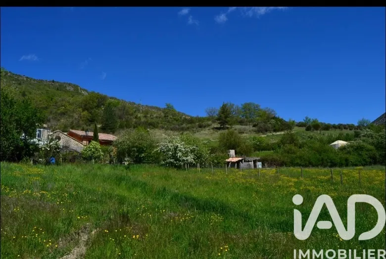 Terrain à la roche sur le buis (26170) · 97 000 €