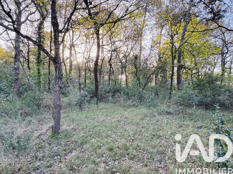 Terrain à Soulac-sur-Mer (33780) · 145 000 €