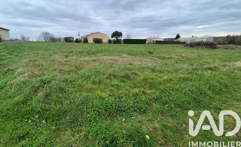 Terrain à Soubran (17150) · 21 700 €