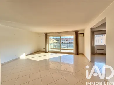 Apartment in Aix-en-Provence (13100)