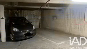 Parking à Paris (75019)