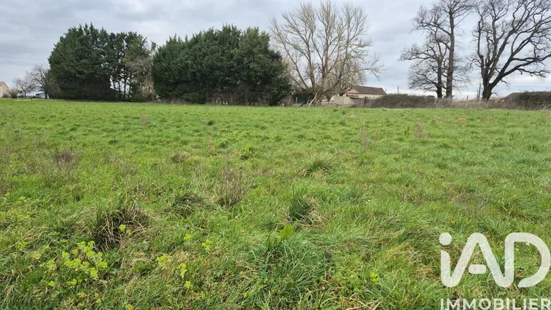 Terrain à Allas-Bocage (17150) · 19 000 €