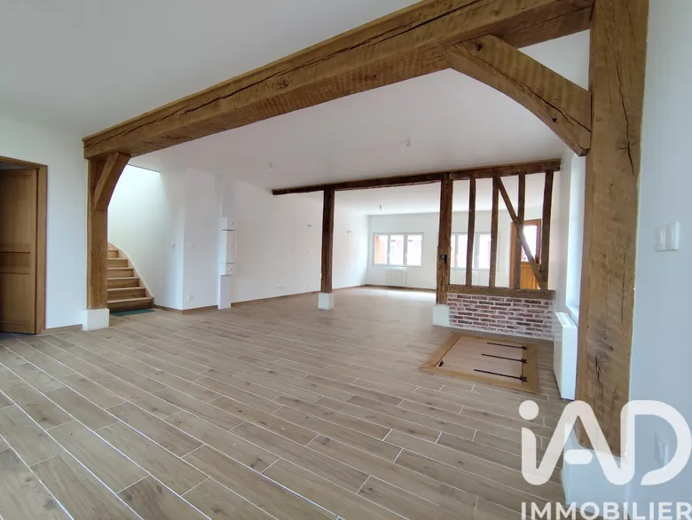 Maison 8 pièces 138 m² · à Étréville · 138 m² · 189 000 €
