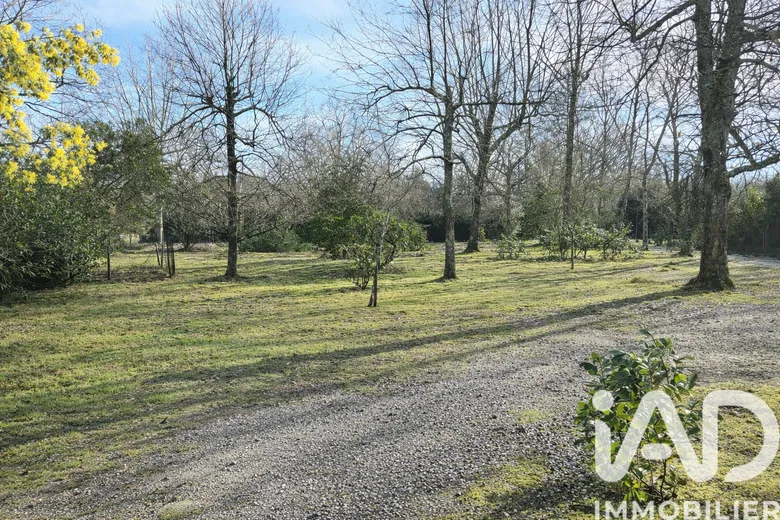 Terrain à bâtir à Gradignan (33170) · 296 000 €