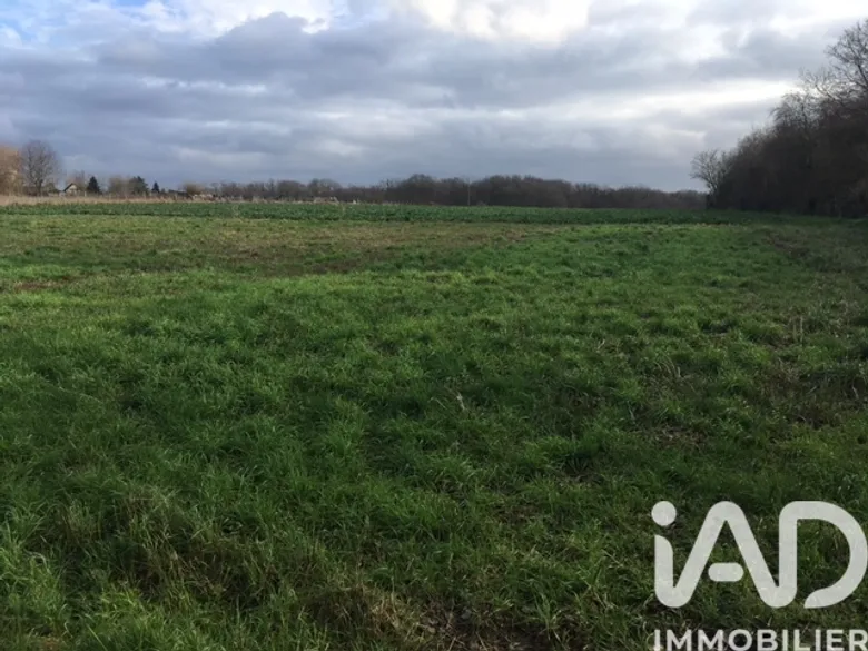 Terrain à bâtir à Chaumot (89500) · 22 300 €