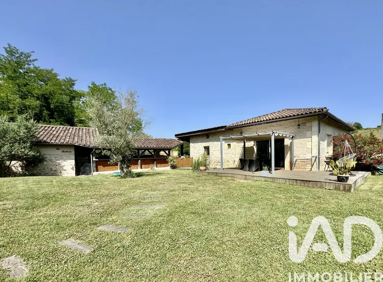 Maison 5 pièces 160 m² · à Saint-Martin-Petit · 160 m² · 460 000 €