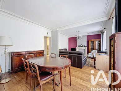Apartment in Paris (75017)
