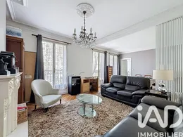 Apartment in Paris (75017)