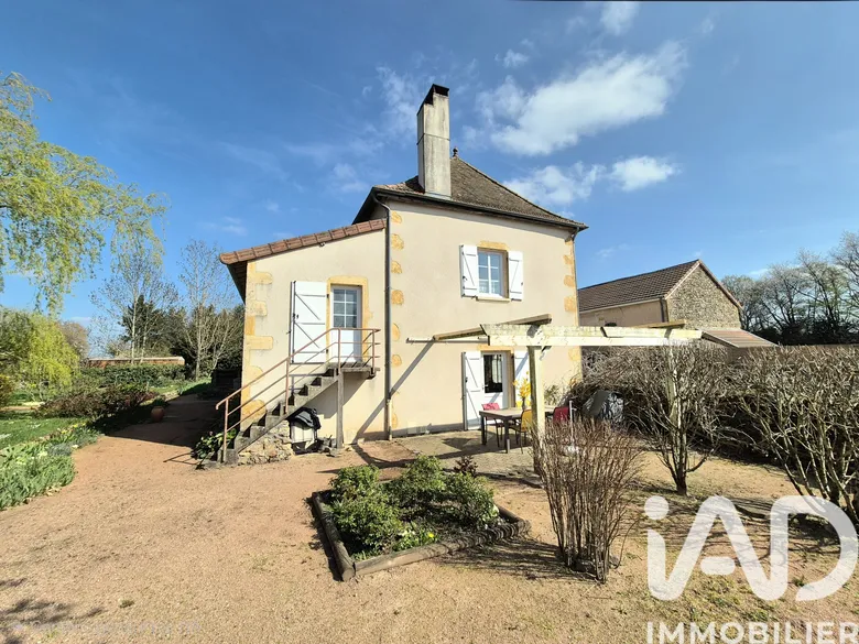 Maison 5 pièces 145 m² · à Sainte-Foy · 145 m² · 235 000 €
