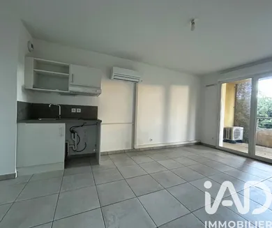 Apartment in Le Pontet (84130)