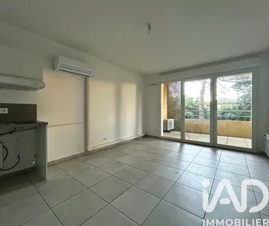 Apartment in Le Pontet (84130)