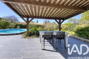 Maison à Bagnols-en-Forêt (83600)