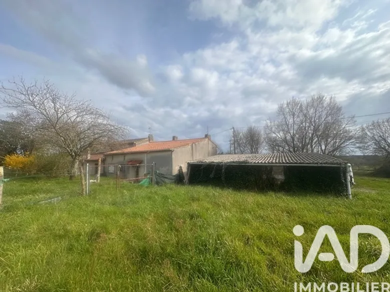 Maison 5 pièces 160 m² · à Val-de-Livenne · 160 m² · 75 500 €