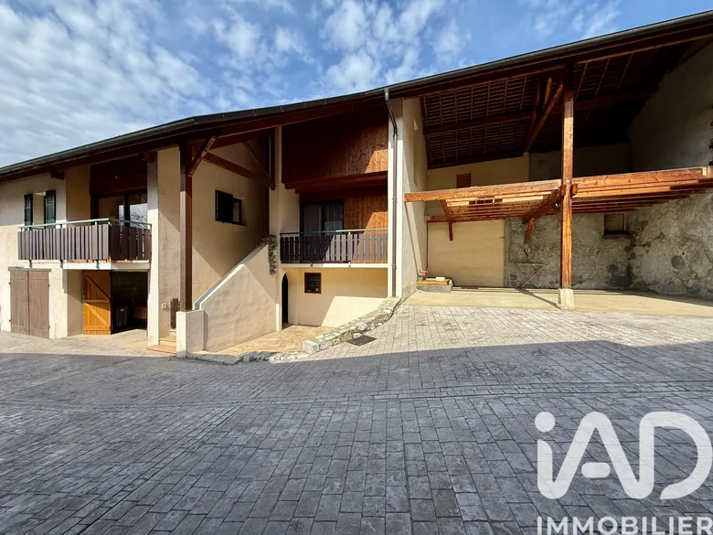 Maison 3 pièces 265 m² · à Chignin · 265 m² · 690 000 €