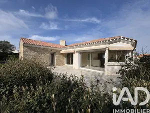 Architectural house in Saint-Hilaire-de-Riez (85270)