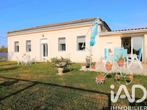 Traditional house in Ambès (33810)