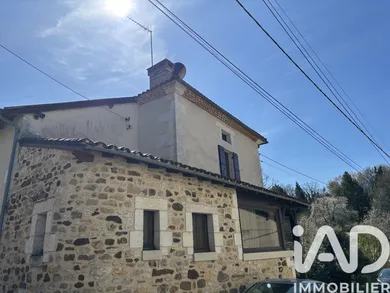 Maison de village à Milhac-de-Nontron (24470)