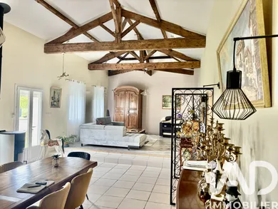 Traditional house in Ambès (33810)