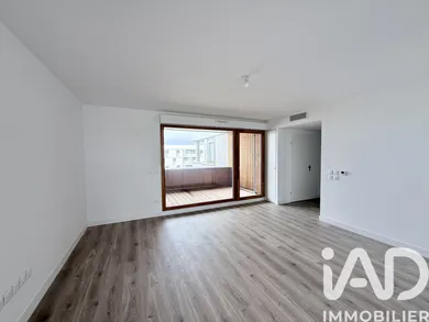 Apartment in Bussy-Saint-Georges (77600)