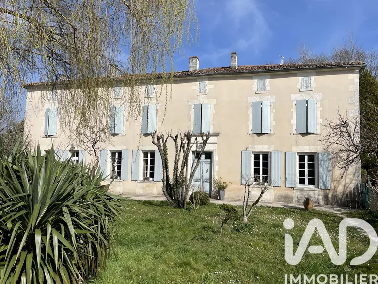 Maison 18 pièces 427 m² · à Lagarde sur le Né · 427 m² · 778 000 €