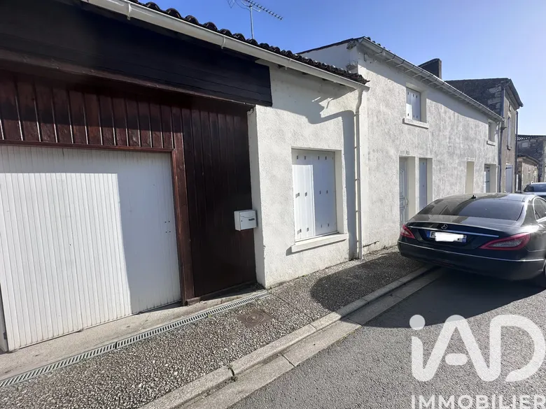 Maison 5 pièces 196 m² · à Maillezais · 196 m² · 168 000 €