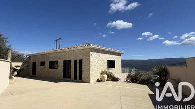 Architectural house in Blauvac (84570)