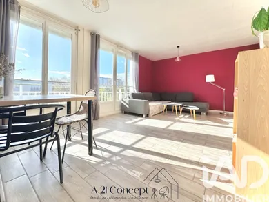 Apartment in Rezé (44400)