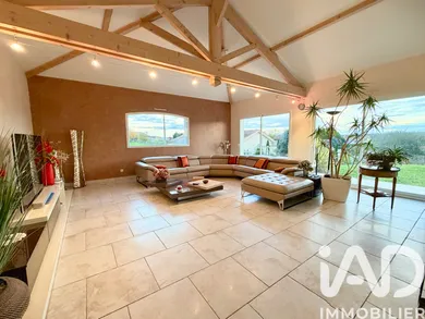 Architectural house in Bourgoin Jallieu (38300)