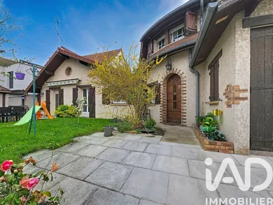 Maison à Les Pavillons-sous-Bois (93320)