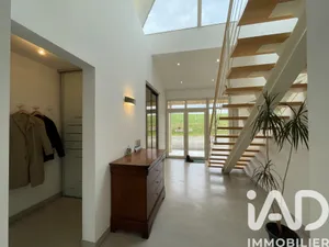 Maison traditionnelle à Yrouerre (89700)