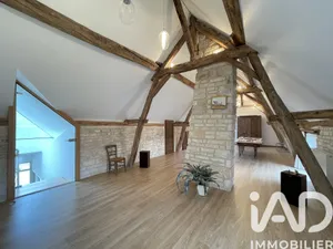 Maison traditionnelle à Yrouerre (89700)