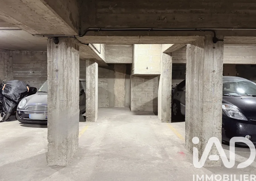 Parking à Paris (75006) photo 3