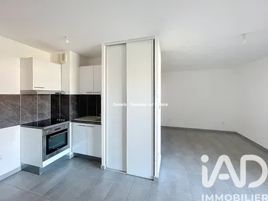 Apartment in La Crau (83260)